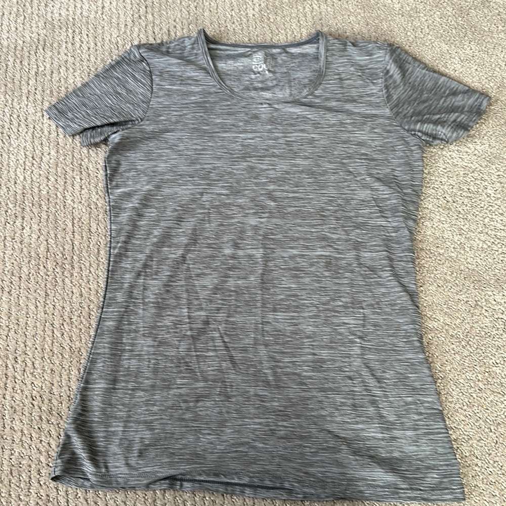 32 degrees cooling Workout top